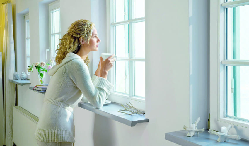 Установка плиты и задувка пеной